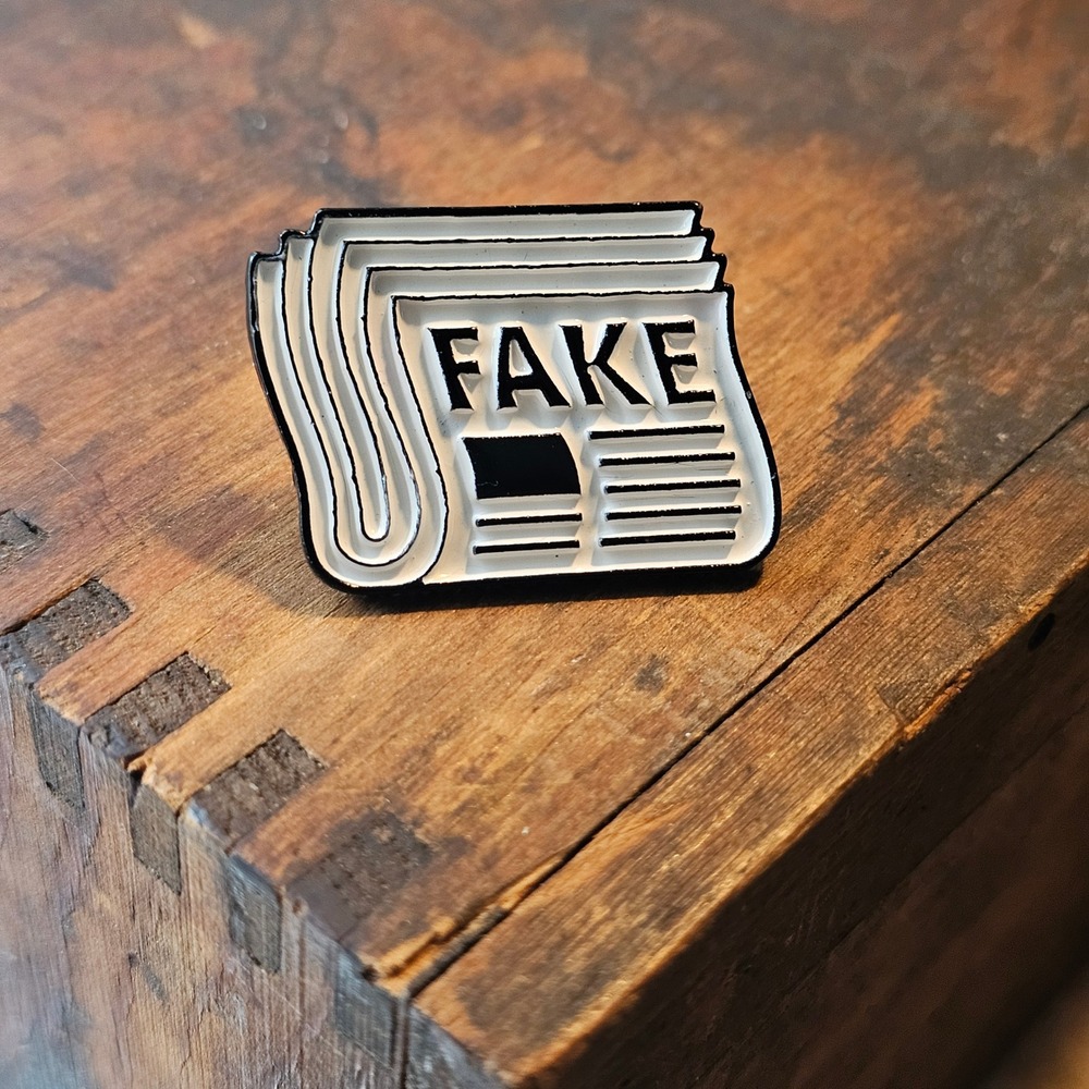 Enamel Lapel Pin Unisex OS White Fake News Newspaper Soft Enamel Gift